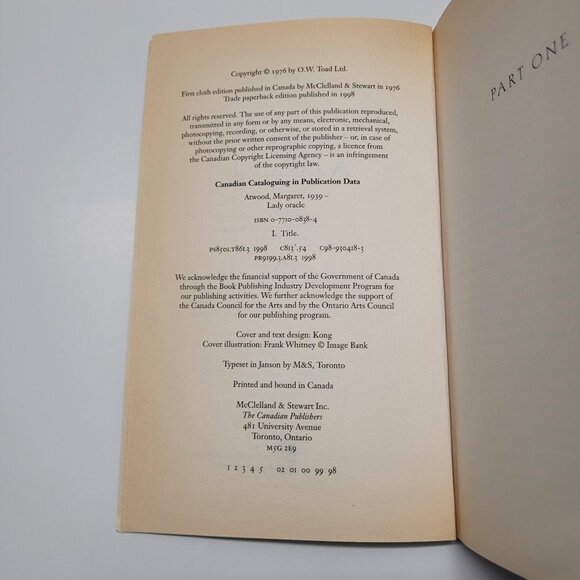 1998 Lady Oracle By Margaret Atwood Book - Paperback - Picture 8 of 8